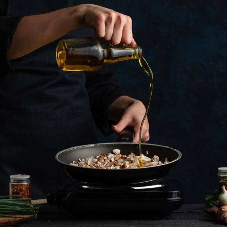 Yakelos Baking and roasting with olive oil