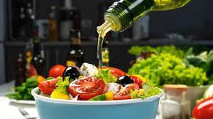 Making Salad Dressing with Olive Oil and Mustard: Easy Recipe + Tips